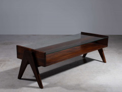 Pierre JEANNERET 1896-1967 Table basse dite "Coffe table" - Circa 1960 Structure en teck massif et placage de teck, plateau en verre