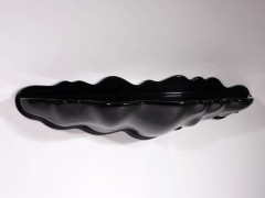 Wendell CASTLE 1932-2018 Etagère ou console dite "Cloud shelf" - création 1969 Structure en fibre de verre recouverte de résine noir