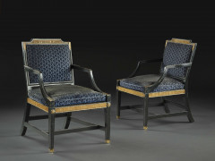 PAIRE DE FAUTEUILS DE STYLE GEORGE II