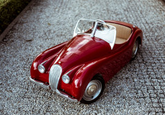 *JAGUAR XK 120 ROADSTER  Voiture à pédales pour enfant