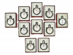 ¤ HEUER  Ensemble de 10 montres pour le chronométrage sportif