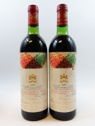 2 bouteilles CHÂTEAU MOUTON ROTHSCHILD 1979 1er GC Pauillac (1 léger bas, 1 base goulot, étiquettes abimées