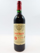 1 bouteille PETRUS 1985 Pomerol (étiquette très abimée, déchirée, décollée