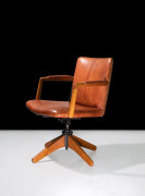 Hans J. WEGNER 1914-2007 Fauteuil de bureau pivotant mod. A721 – 1940 Piètement en chêne, structure en métal, assise et dossier reco...