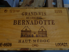 12 bouteilles CHÂTEAU BERNADOTTE 2000 Haut Médoc