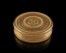 BOÎTE RONDE EN OR Poinçon du Maître orfèvre Alexis Proffit, reçu en 1775 Paris 1783-1784