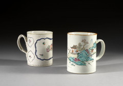 DEUX CHOPES EN PORCELAINE FAMILLE ROSE, Chine, dynastie Qing, XVIIIe siècle