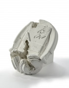 Daniel ARSHAM (Américain - Né en 1980) Futur Relic Excavation 07 (Cassette Player) - 2017 Plâtre et verre pilé