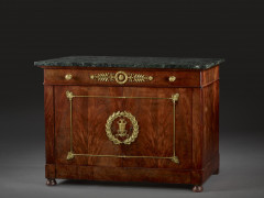 COMMODE À L'ANGLAISE D'ÉPOQUE EMPIRE Provenant du château de Saint-Cloud Estampille de Pierre-Benoît Marcion (1769-1840)