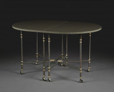 TABLE DE SALLE À MANGER MODÈLE "ROYAL", DEUXIÈME MOITIÉ DU XXe SIÈCLE Par Maison Jansen