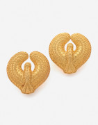 LALAOUNIS Paire de clips d'oreilles en or jaune à décor grainetis A pair of  grain gold ear clips