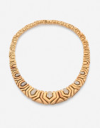 BOUCHERON Collier articulé en or et diamants A diamond and gold necklace