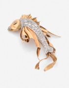 Broche poisson Or jaune et gris et diamants A diamond, white and yellow gold fish brooch