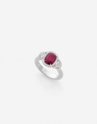 Bague Or, rubis 2.13 cts (GRS: Madagascar, non chauffé) et diamants A 2.13 ct ruby (GRS: Madagascar, no heat), diamond and gold ring