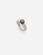 Bague jonc or et perle fine grise (LFG: perle fine eau de mer) A natural grey pearl and gold pearl (LFG: natural saltwater pearl)