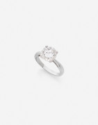 Bague solitaire Or et diamant de 2.68 cts (HRD: couleur F, pureté VS1, pas de fluorescence) A 2.68 ct diamond (HRD: F color XXXXX