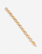 VAN CLEEF & ARPELS Bracelet en or et diamants A diamond and engraved gold bracelet