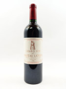 1 bouteille CHÂTEAU LATOUR 1998 1er GC Pauillac (étiquette léger tachée)