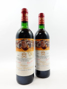 2 bouteilles CHÂTEAU MOUTON ROTHSCHILD 1987 1er GC Pauillac (1 base goulot, 1 haute épaule, étiquettes tachées léger déchirées
