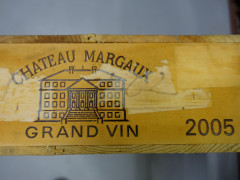 6 bouteilles CHÂTEAU MARGAUX 2005 1er GC Margaux Caisse bois d'origine (léger abimée