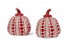 Yayoi KUSAMA (Japonaise - Née en 1929) Pumpkin (set de 2)- 2015 Résine peinte