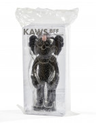 KAWS (Américain - Né en 1974) BFF (black) - 2017 Vinyle peint