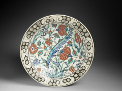 PLAT À LA PALME SAZ EN CÉRAMIQUE  Iznik, art ottoman, 17e siècle