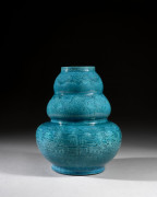 VASE TRIPLE GOURDE EN GRÈS ÉMAILLÉ TURQUOISE, Chine, fin du XIXe - début du XXe siècle