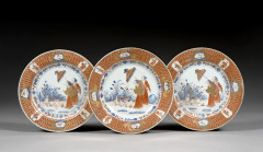 TROIS ASSIETTES EN PORCELAINE IMARI CHINOIS, Chine, dynastie Qing, XVIIIe siècle