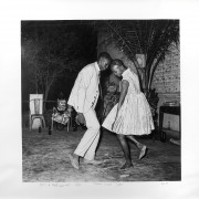 Malick SIDIBÉ 1936-2016 - Mali Nuit de Noël, 1963, tirage de 2010 Tirage gelatino argentique sur papier baryté