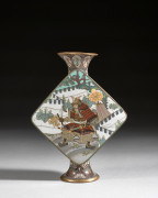 VASE EN CUIVRE ET ÉMAUX CLOISONNÉS, Japon, fin de l'époque Meiji (1868-1912)