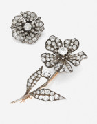 Deux broches fleur d'églantine