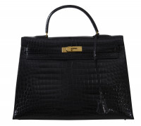 HERMÈS  Sac KELLY Sellier 35 Crocodile d'estuaire noir (Crocodylus porosus) II/B Garniture métal plaqué or  KELLY Sellie...