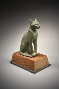 BASTET EN BRONZE  Art égyptien, Basse Époque ou époque ptolémaïque, 664 - 30 av. J.-C.