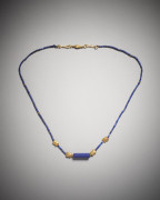 COLLIER EN LAPIS LAZULI ET OR  Art égyptien, Nouvel Empire, 1550 - 1069 av. J.-C.