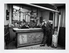 Willy RONIS 1910 - 2009 Belleville, Chez Victor - Paris, 1955 Épreuve argentique (c. 1990)