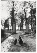 Willy RONIS 1910 - 2009 Le repos du cirque Pinder - Touraine, 1956 Épreuve argentique (c. 1990)