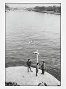 Willy RONIS 1910 - 2009 Lorraine, 1954 - Le repos du cirque Pinder, Touraine, 1956 - Île Saint-Louis, Paris, 1983 Trois épreuves arg...