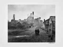 Willy RONIS 1910 - 2009 Fosse 10 de Courrières - Lens, 1951 Épreuve argentique (c. 1990), signée à l'encre dans la marge inférieure...