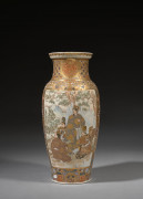 GRAND VASE EN FAÏENCE SATSUMA, Japon, époque Meiji, XIXe siècle