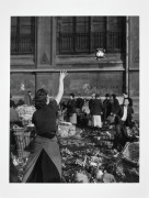 Willy RONIS 1910 - 2009 Les Halles, fin de marché - Paris, 1938 Épreuve argentique (c. 1990)