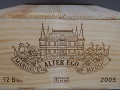 12 bouteilles ALTER EGO 2005 Margaux Caisse bois d'origine