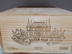 12 bouteilles ALTER EGO 2005 Margaux Caisse bois d'origine