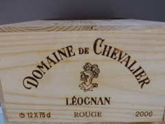 12 bouteilles DOMAINE DE CHEVALIER 2006 CC Pessac Léognan Caisse bois d'origine