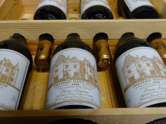 6 bouteilles CHÂTEAU HAUT BRION 1998 1er GC Pessac Léognan Caisse bois d'origine (très abimée