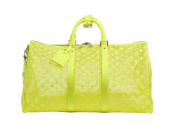 LOUIS VUITTON Automne-hiver 2019  Sac KEEPALL 50 Monogram See Through et cuir jaune fluo Garnitures en métal argenté Ans...