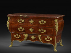 COMMODE DITE "EN SARCOPHAGE" D'ÉPOQUE RÉGENCE