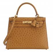 HERMÈS 2011  Sac KELLY Sellier 28 Autruche gold (Struthio camelus) NR Garniture métal plaqué or Bandoulière  KELLY S...