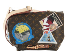 LOUIS VUITTON X CINDY SHERMAN Édition Limitée célébrant les 120 ans du Monogram Automne-hiver 2014  Sac CAMERA MESSENGER T...