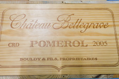 12 bouteilles CHÂTEAU BELLEGRAVE 2005 Pomerol Caisse bois d'origine